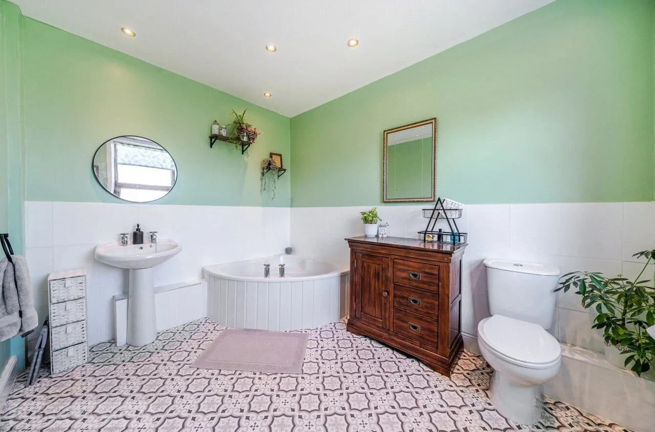 West View Terrace, Bradshaw, HX2, photo 13