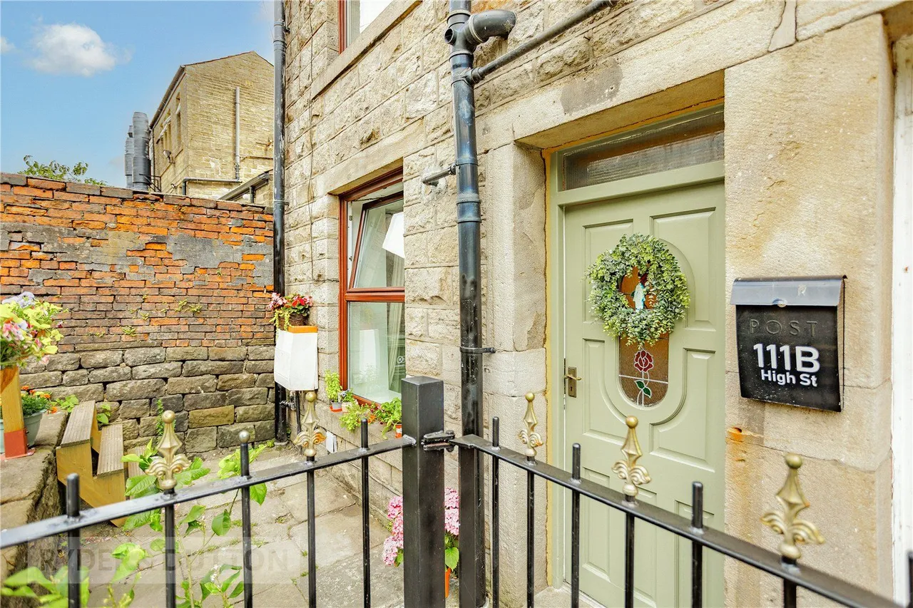 High Street, Uppermill, OL3, photo 20