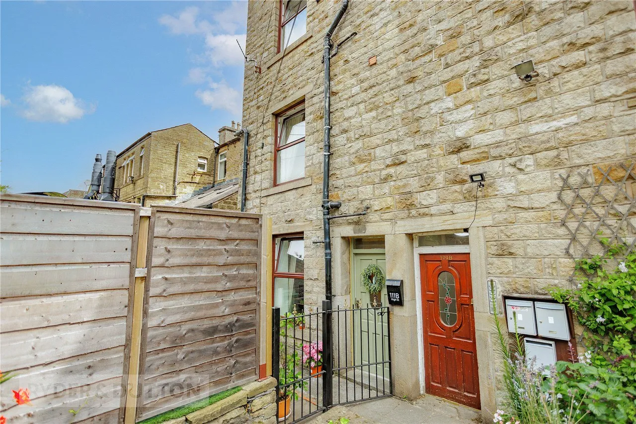 High Street, Uppermill, OL3, photo 21