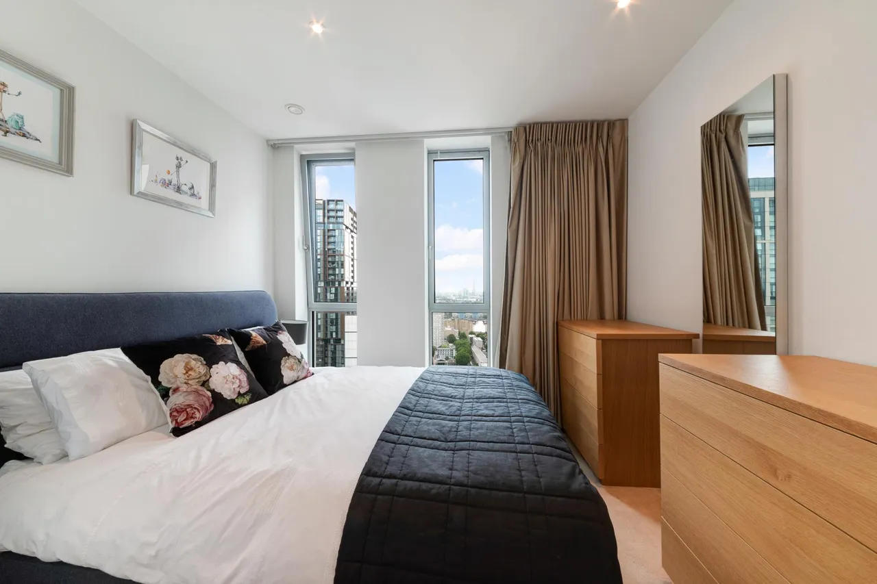 Pan Peninsula Square, Canary Wharf, E14, photo 12