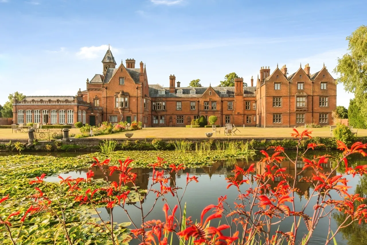 3 bed flat for sale — Vale Royal Drive, Northwich, Cheshire, CW8