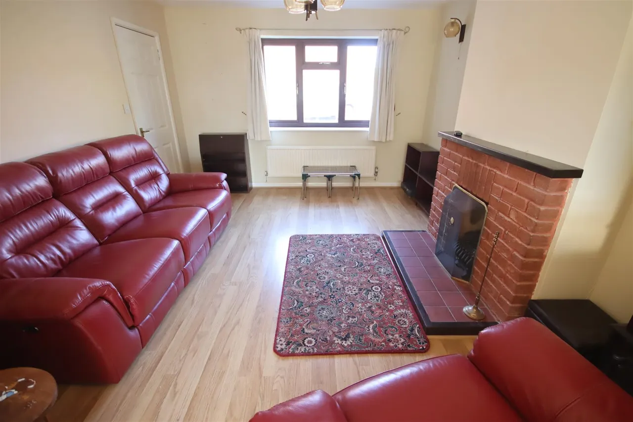 Farmhouse Drive, Chippenham, photo 4