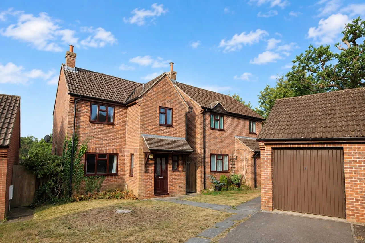 3 bed house for sale, Farmhouse Drive, Chippenham