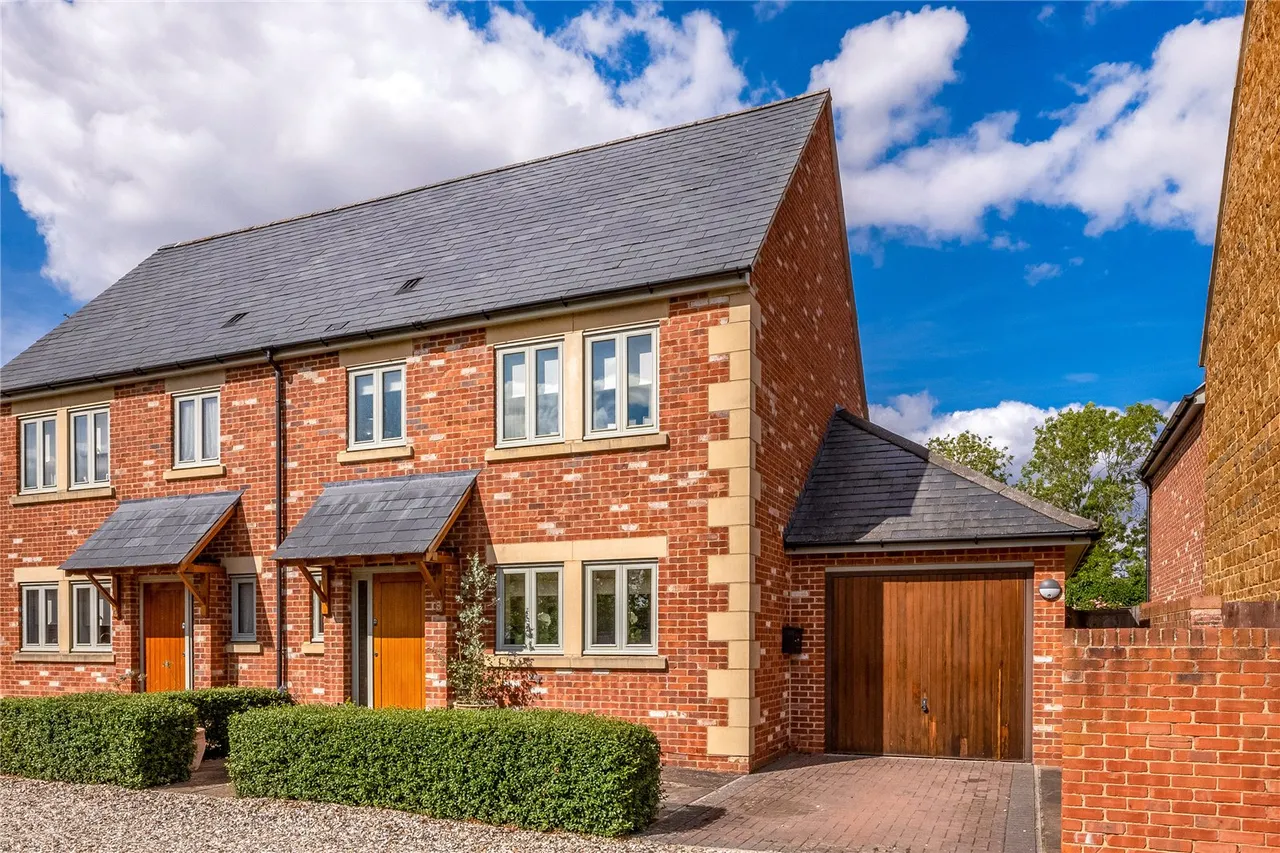 3 bed house for sale, Earls Close, Deddington, OX15