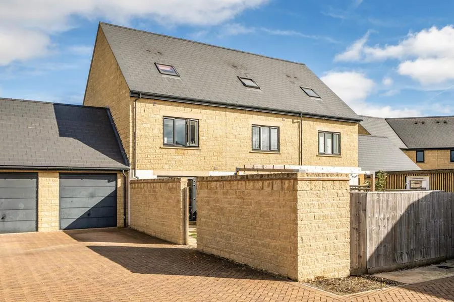 Stanmore Crescent, Carterton, OX18, photo 18