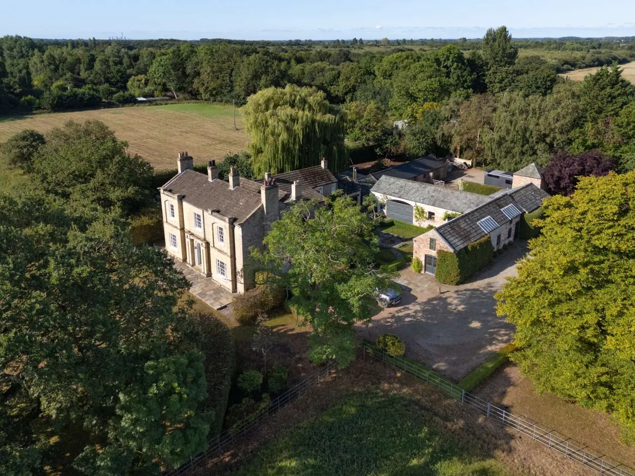 Rossmoor Lodge, Melbourne, York, East Yorkshire, YO42 4SZ, photo 2