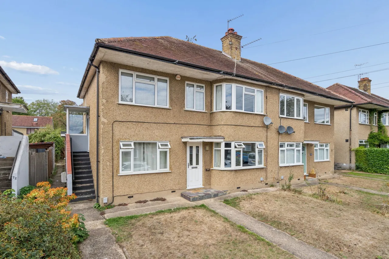 2 bed flat for sale, West Way, Rickmansworth, WD3