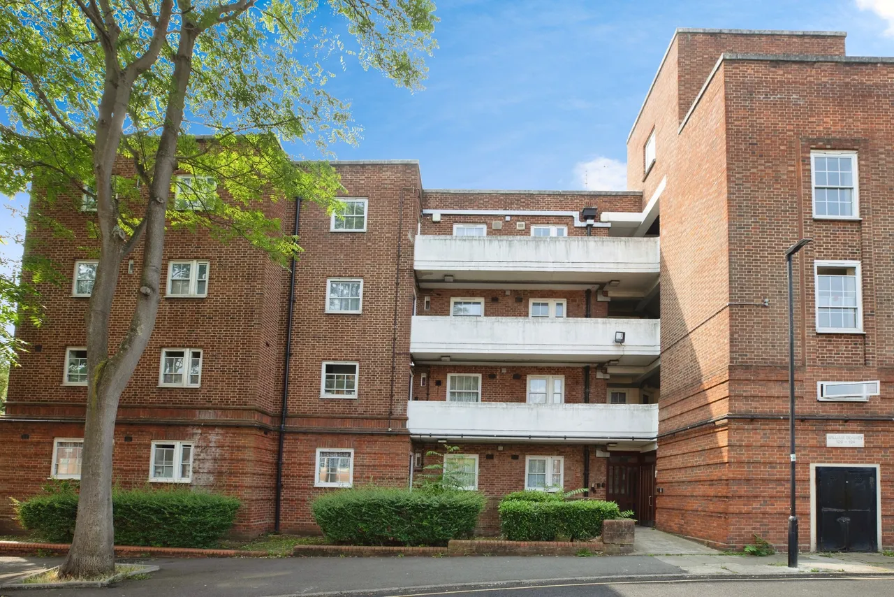 William Bonney Estate, London, SW4, photo 12