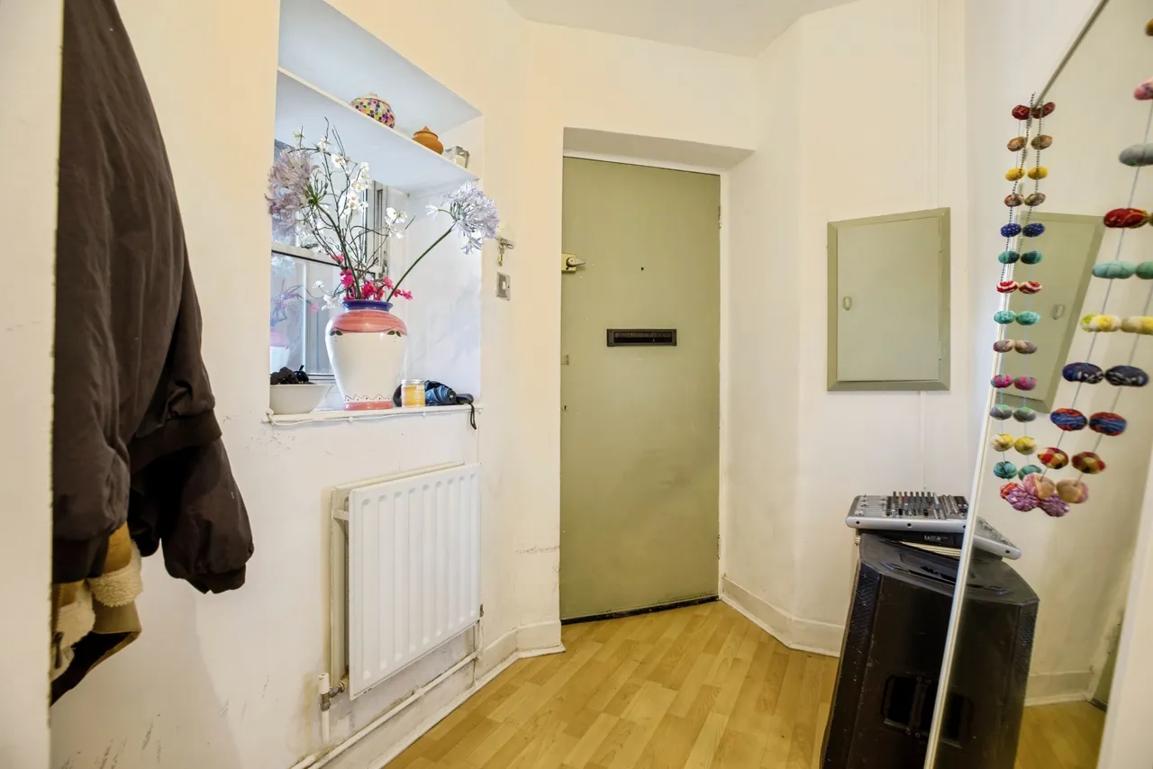 William Bonney Estate, London, SW4, photo 10