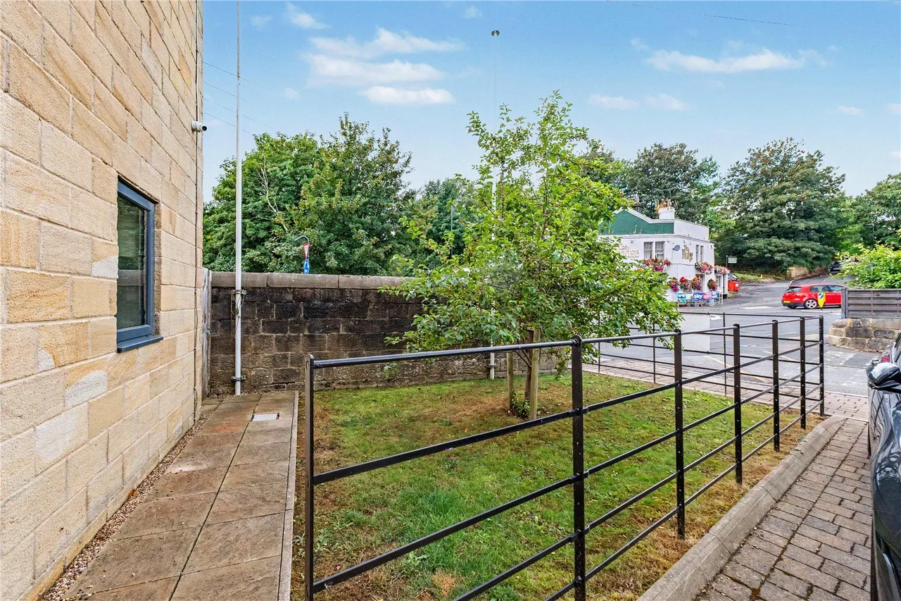 Low Lane, Horsforth, LS18, photo 12