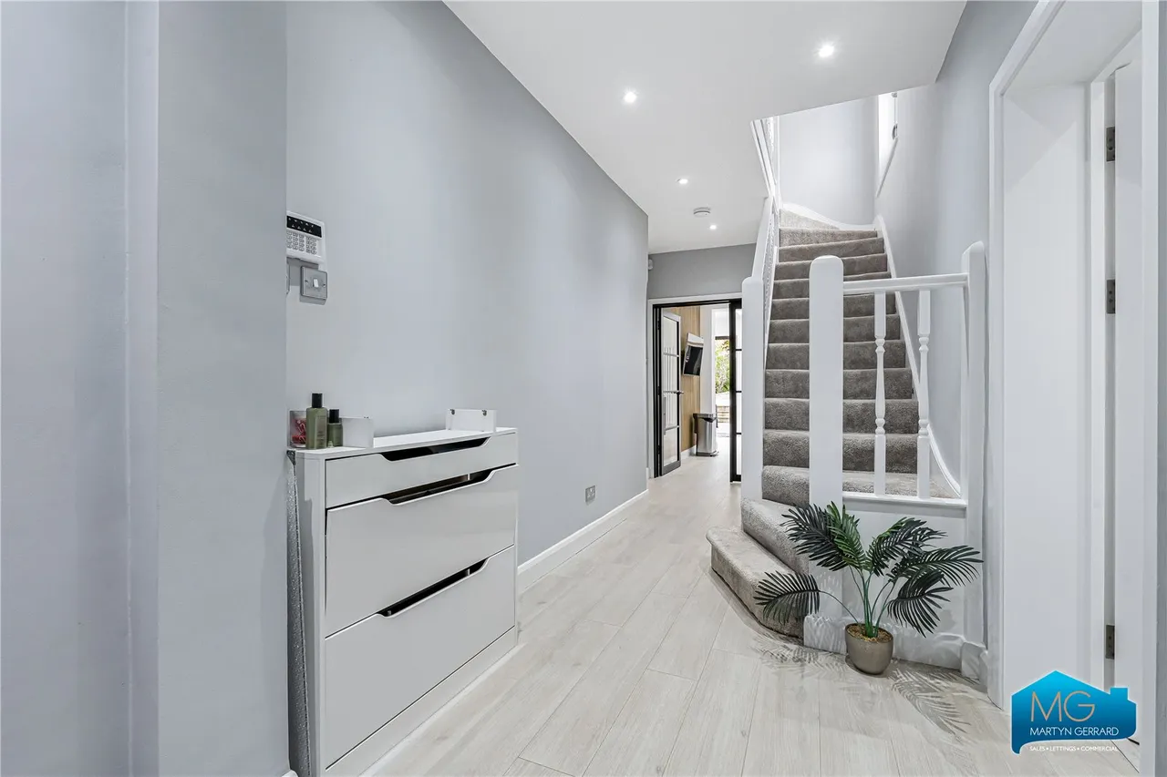 Holly Hill, London, N21, photo 17