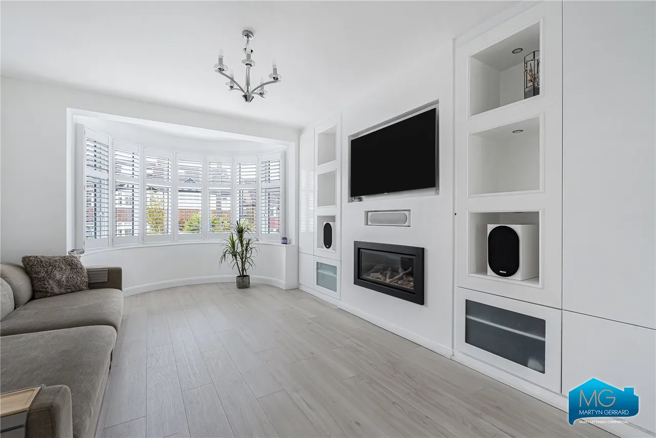 Holly Hill, London, N21, photo 2