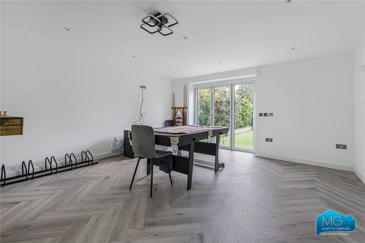 Holly Hill, London, N21, photo 30