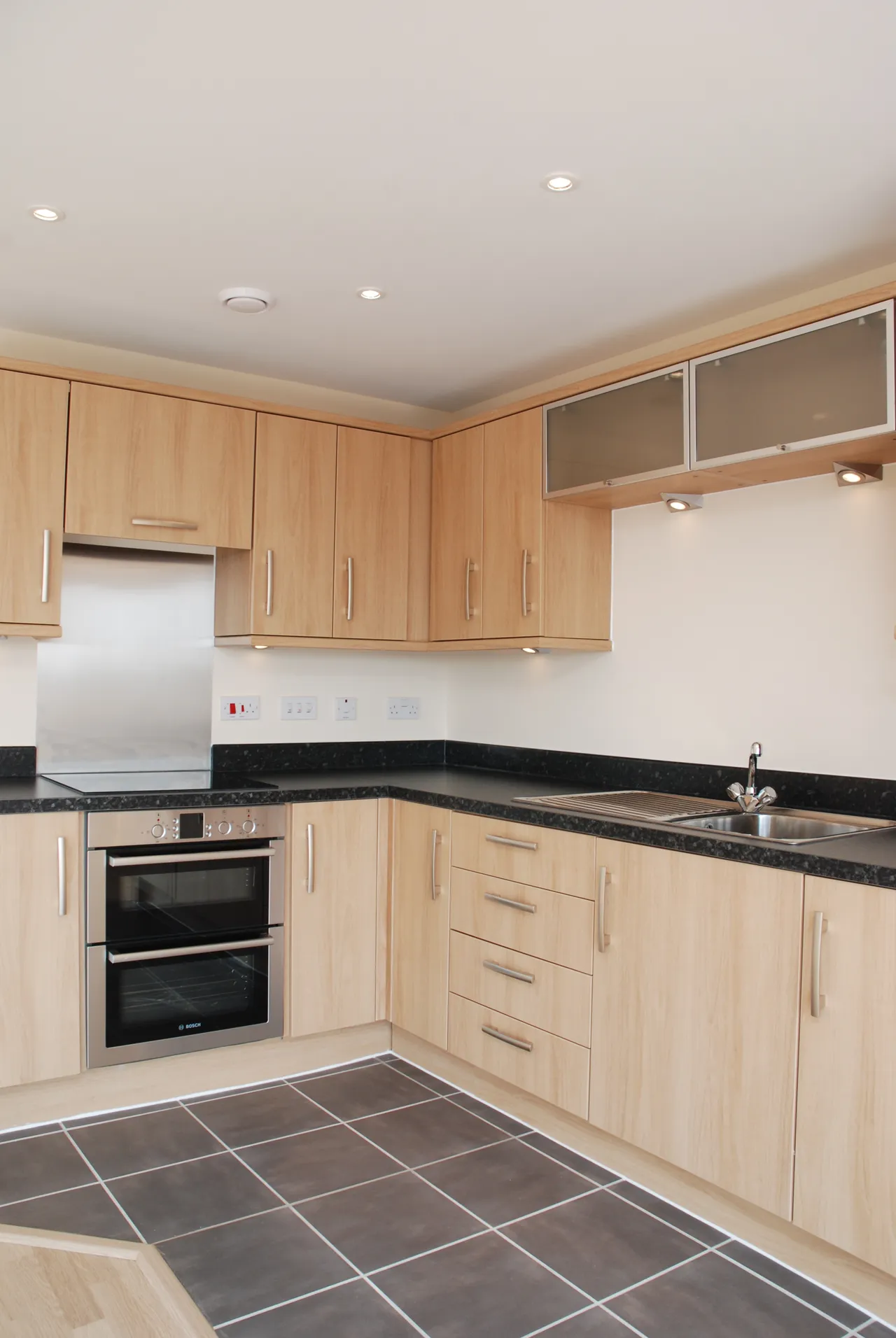 33 Langtry Court, Lanadron Close, Isleworth, photo 10