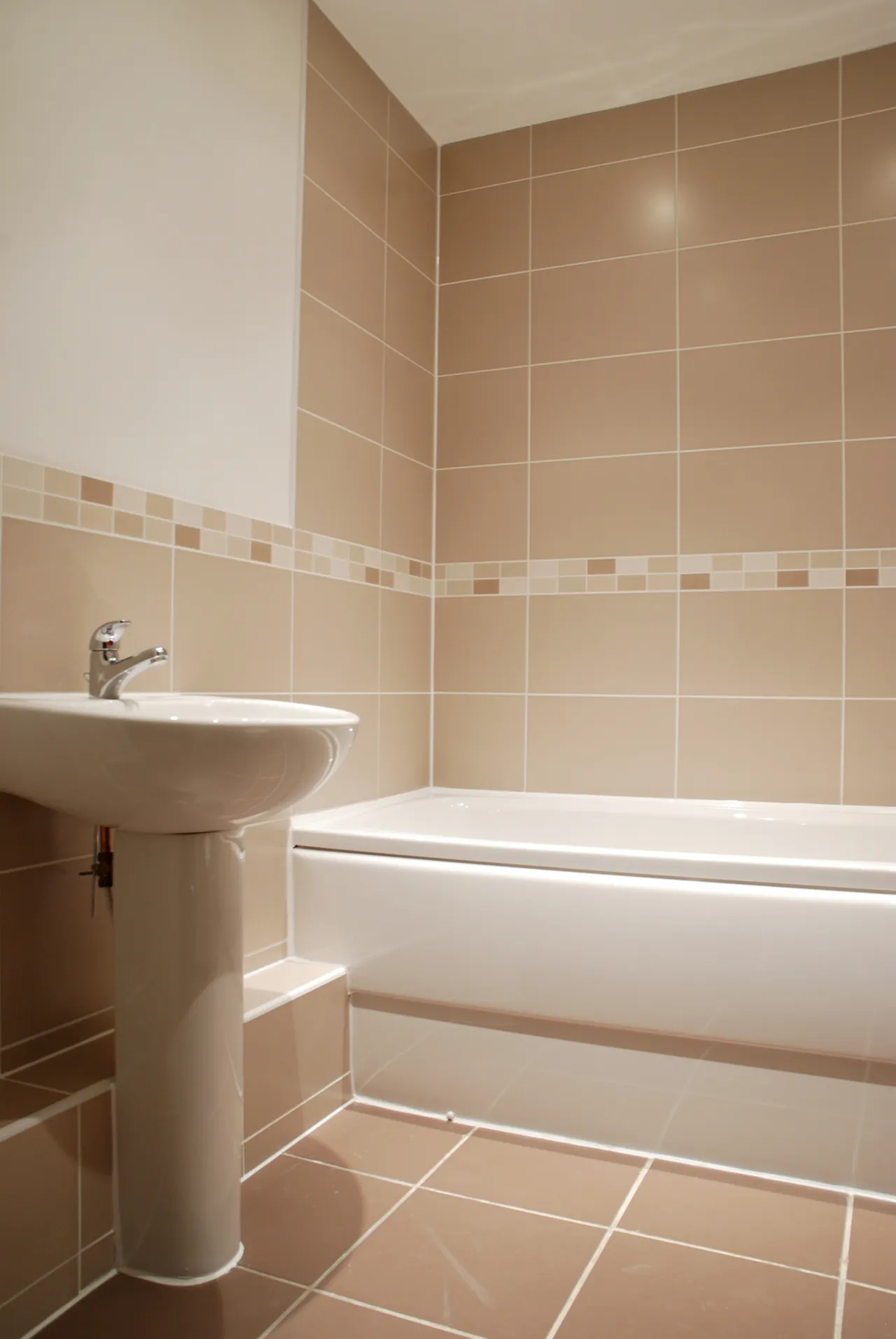 33 Langtry Court, Lanadron Close, Isleworth, photo 8