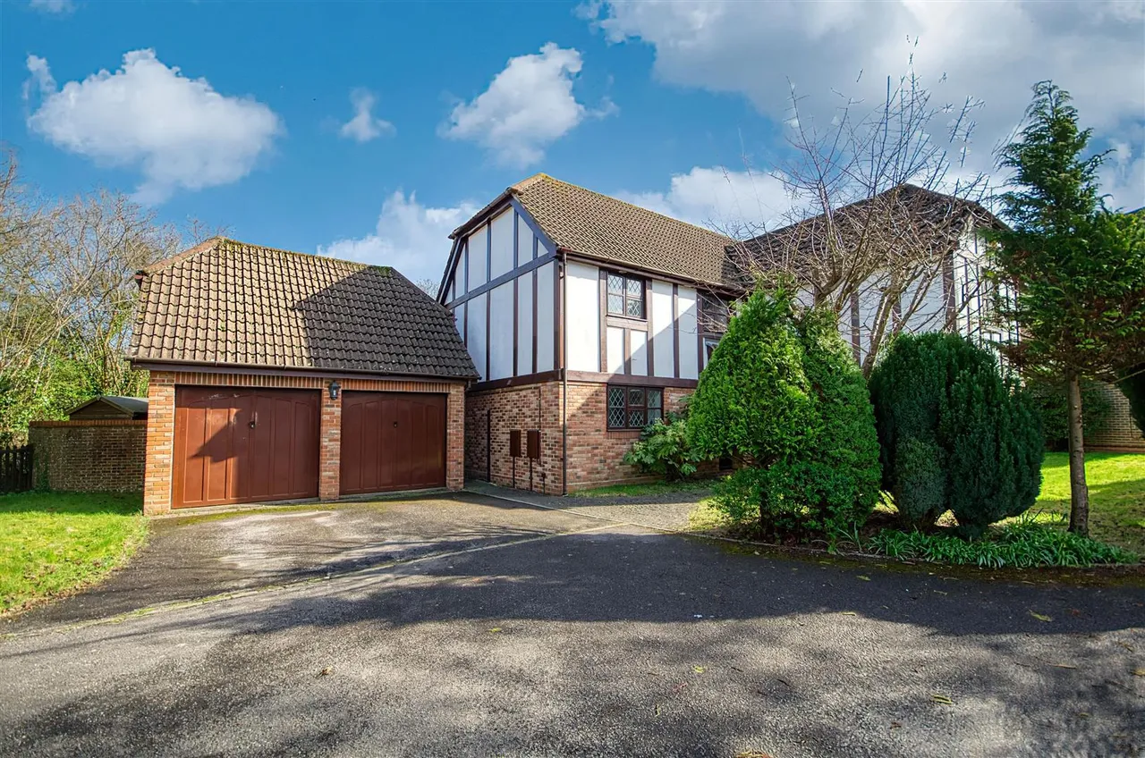 5 bed house for sale — Hornbeam Gardens, West End, Southampton, SO30 3RD
