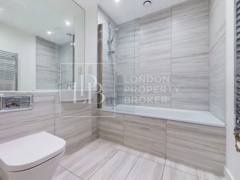 Holman Drive, Southall, UB2, photo 8
