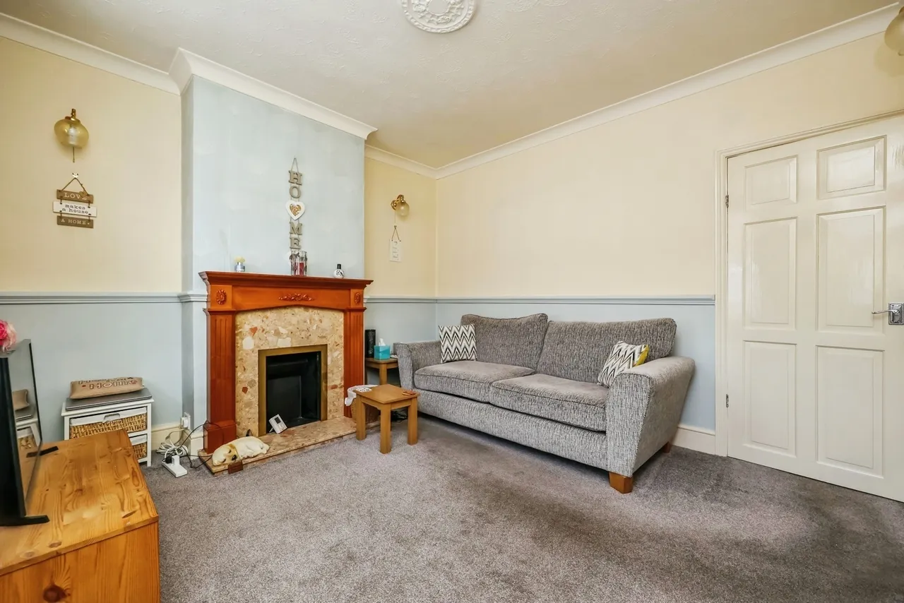 Carlingford Road, Hucknall, Nottingham, Nottinghamshire, NG15, photo 5