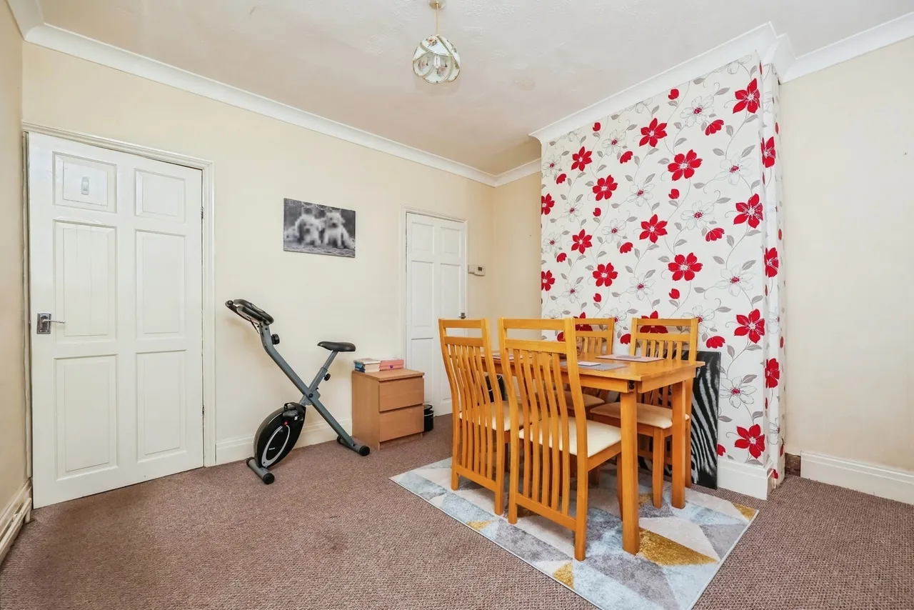 Carlingford Road, Hucknall, Nottingham, Nottinghamshire, NG15, photo 3