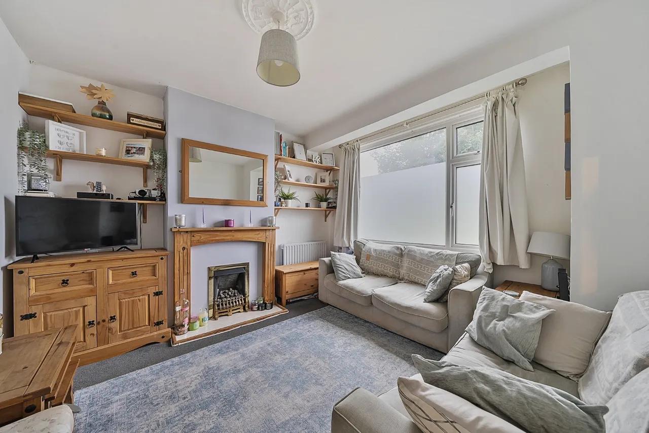 Warland Road, SE18, photo 2