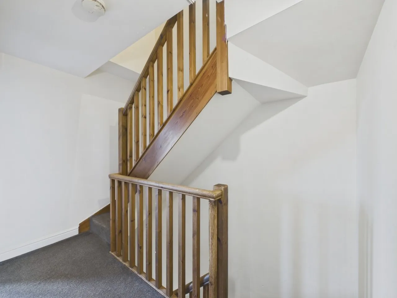 Meadstead Fold, Royston, photo 9