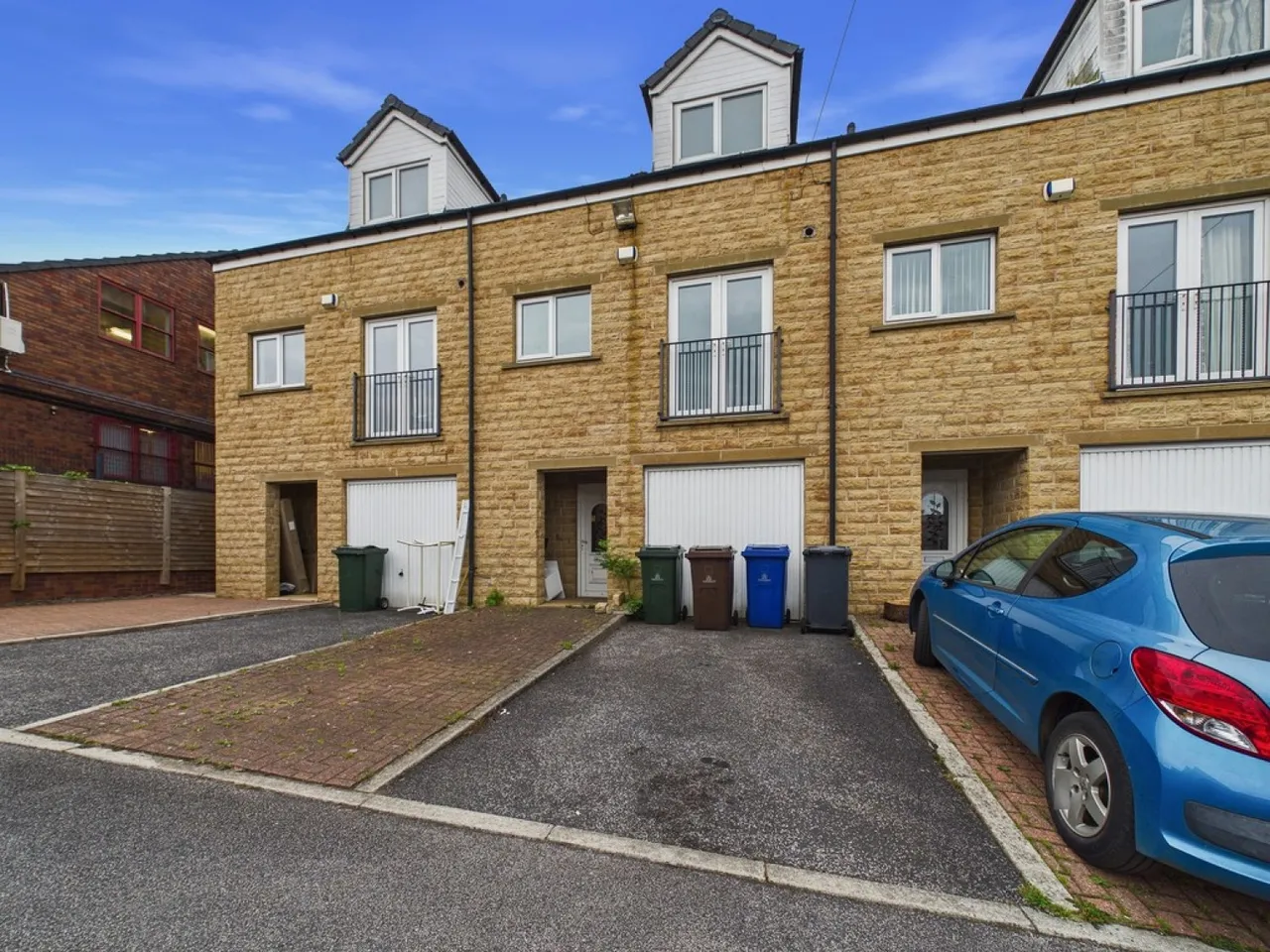 Meadstead Fold, Royston, photo 4