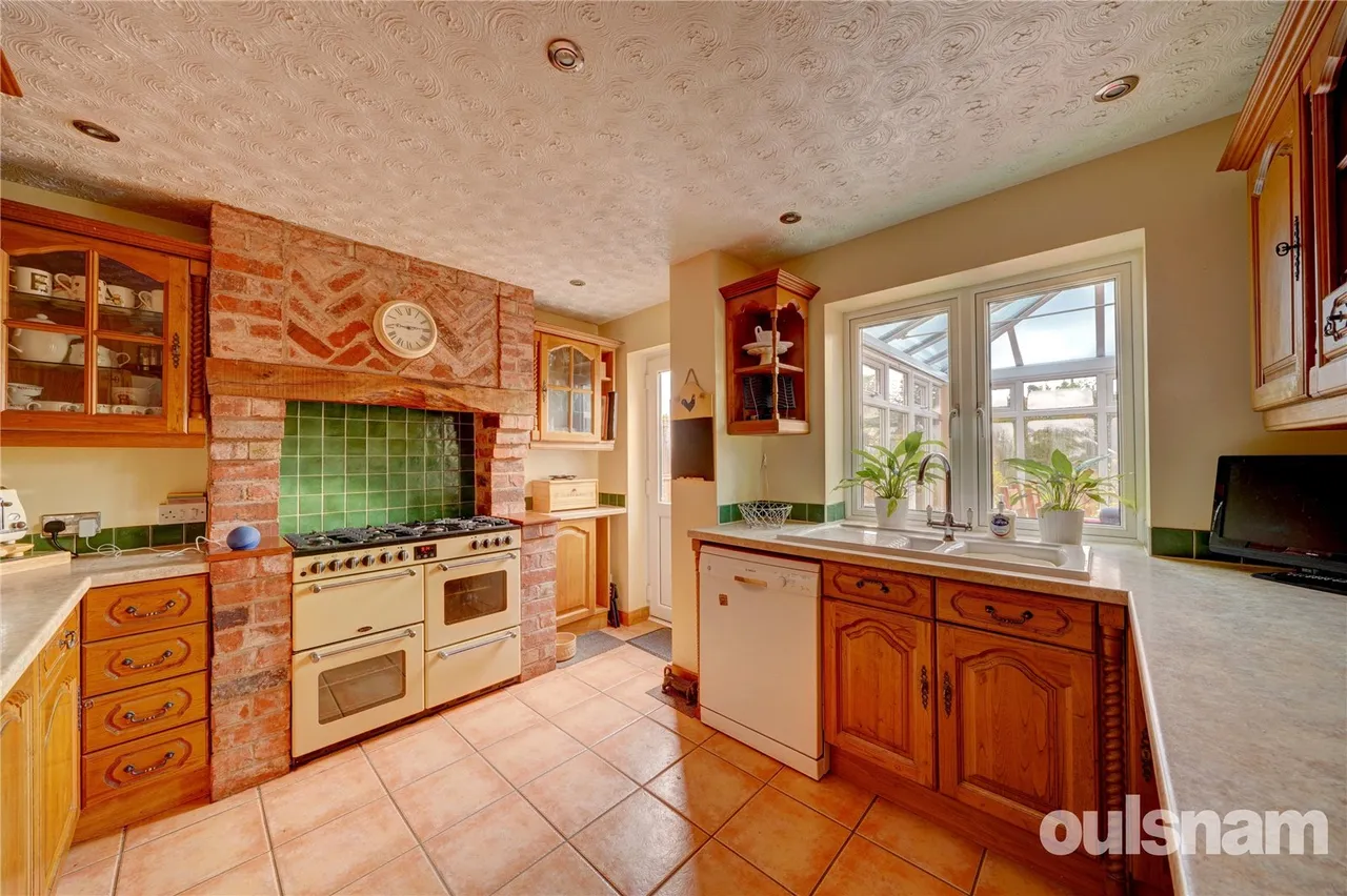 Brantwood Road, Droitwich, Worcestershire, WR9 7RR, photo 2