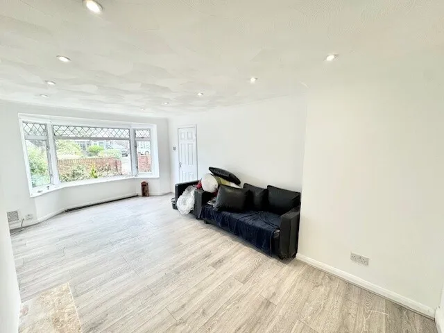 Stephen Avenue, Rainham, RM13 7NP, photo 5