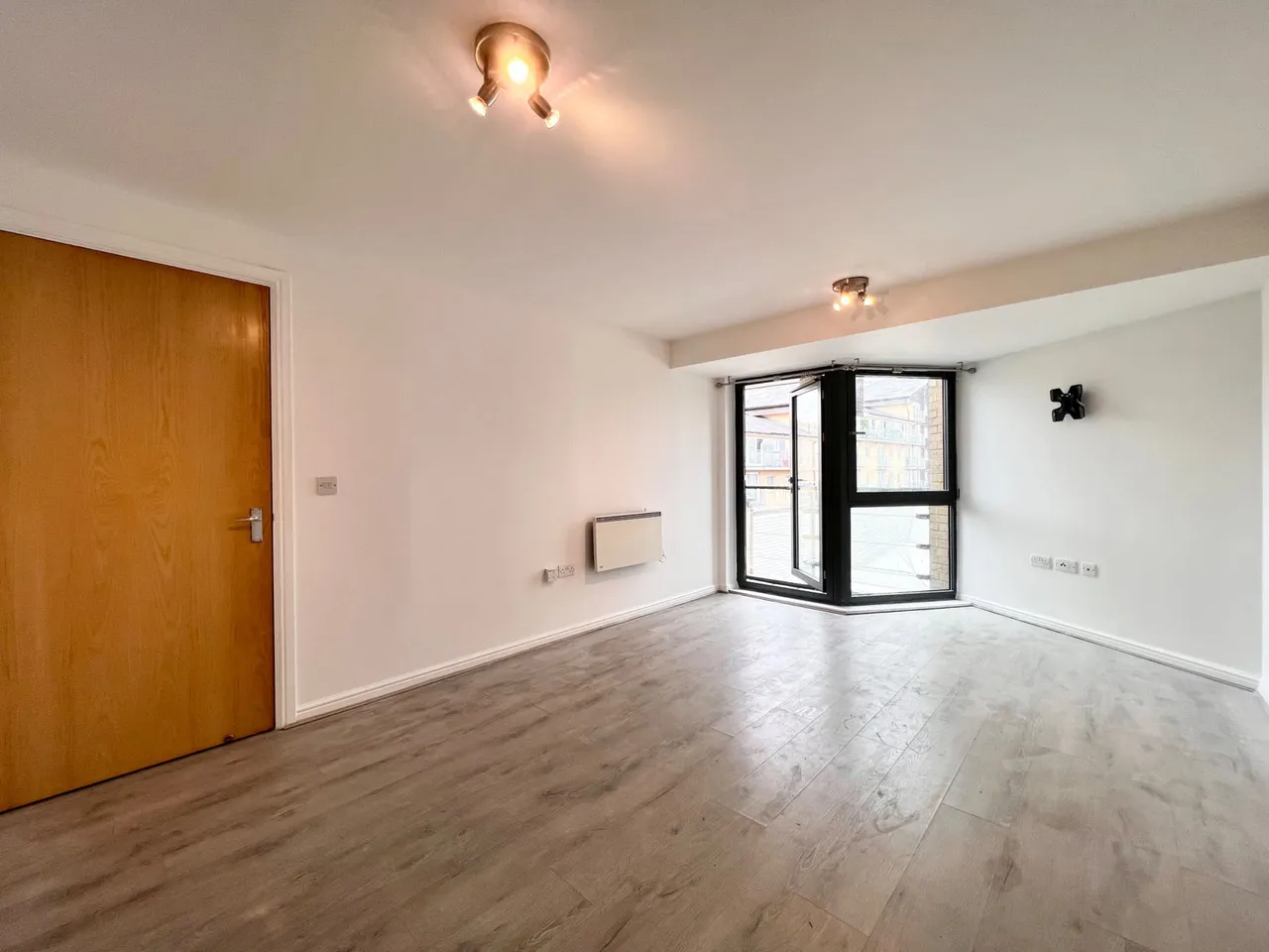 Highfield Road, Feltham, TW13 4GS, photo 2