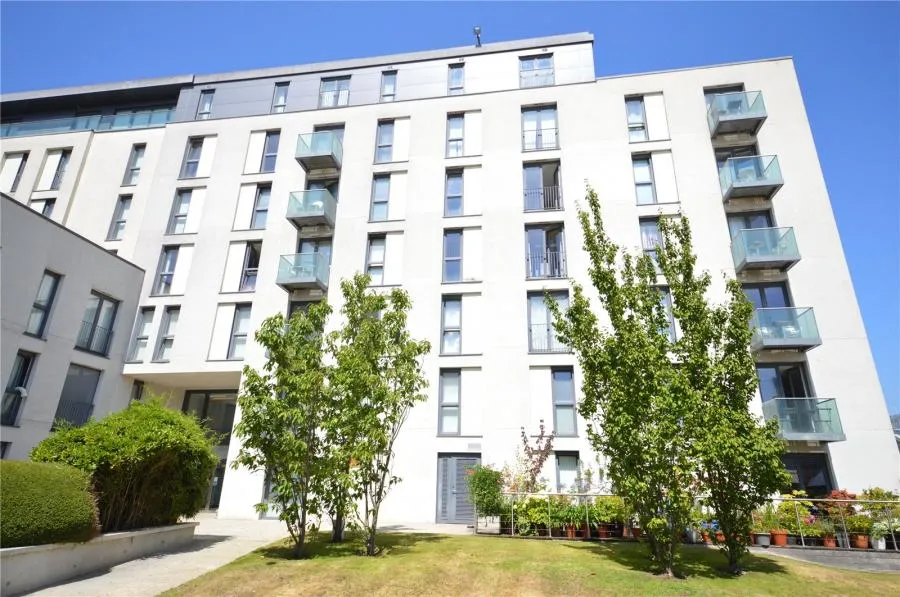 1 bed flat for sale, The Hayes, Cardiff, CF10