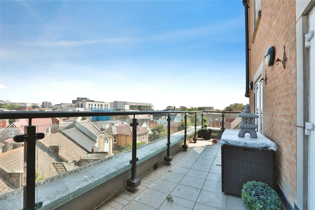 Commercial Road, Bournemouth, BH2, photo 7