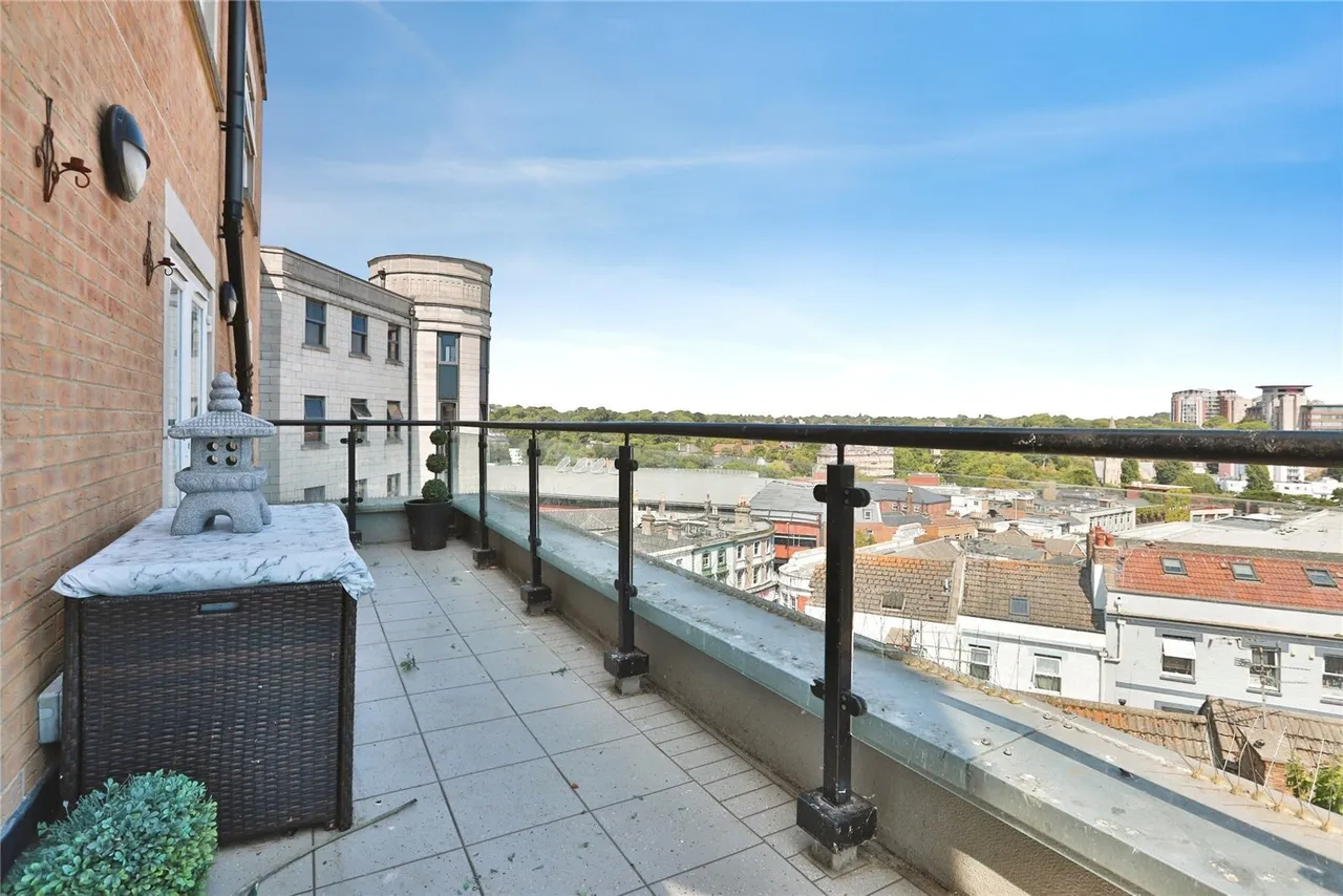 Commercial Road, Bournemouth, BH2, photo 17