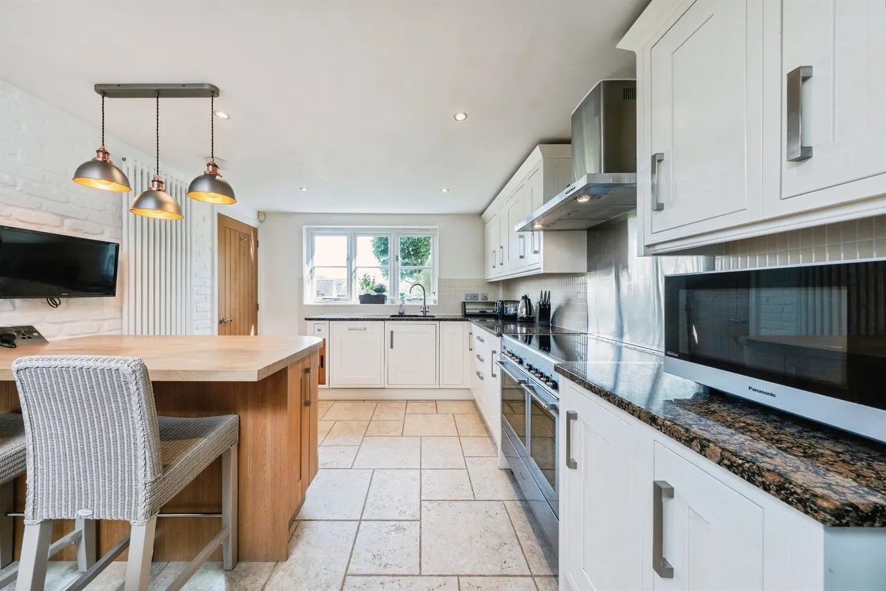 Brook Farm, Hinton-In-The-Hedges, NN13, photo 3