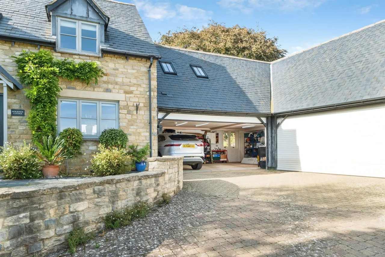 Brook Farm, Hinton-In-The-Hedges, NN13, photo 32