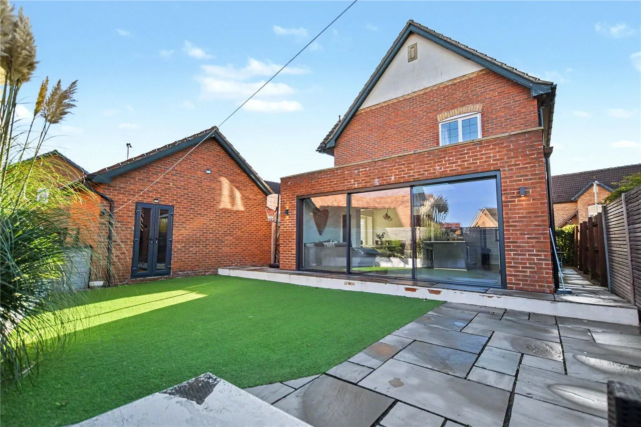 Suffield Road, Gildersome, LS27, photo 26