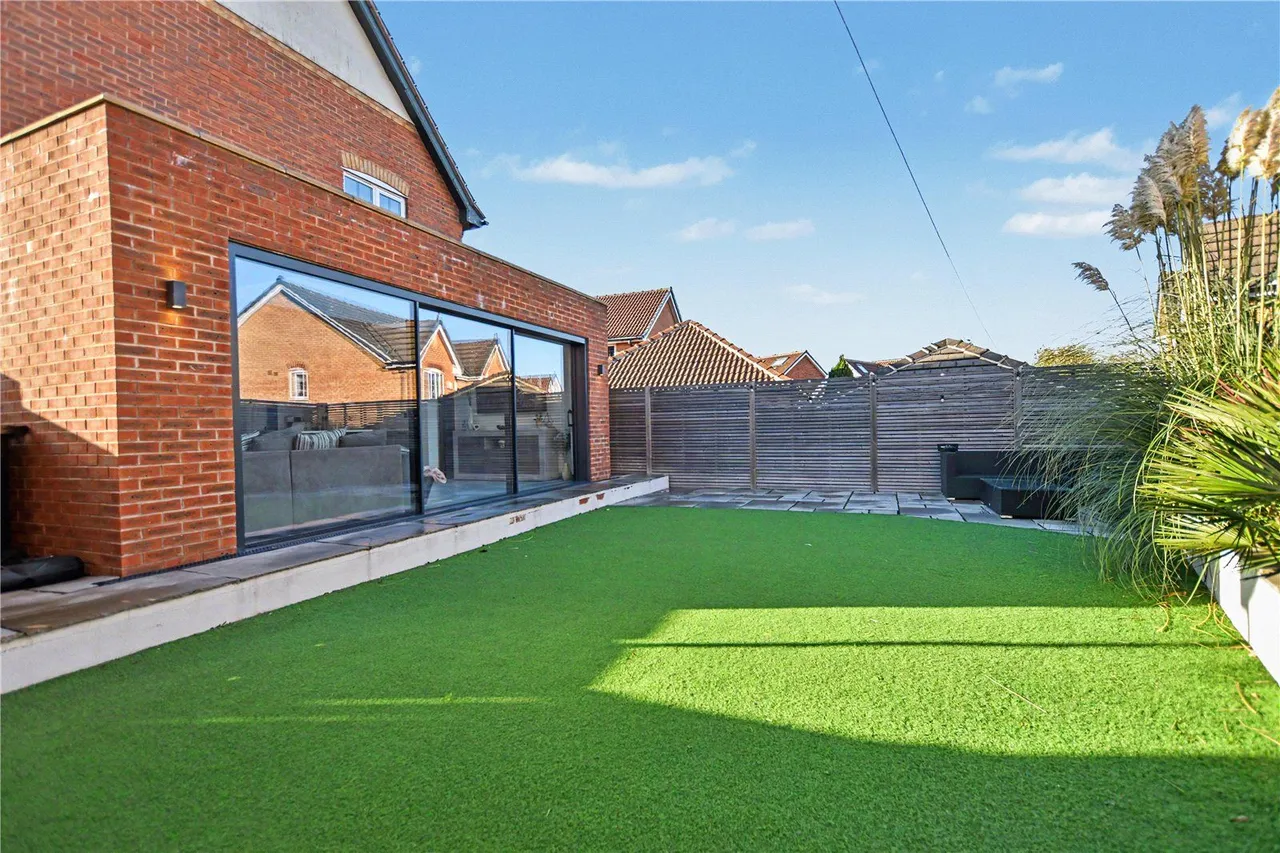 Suffield Road, Gildersome, LS27, photo 28
