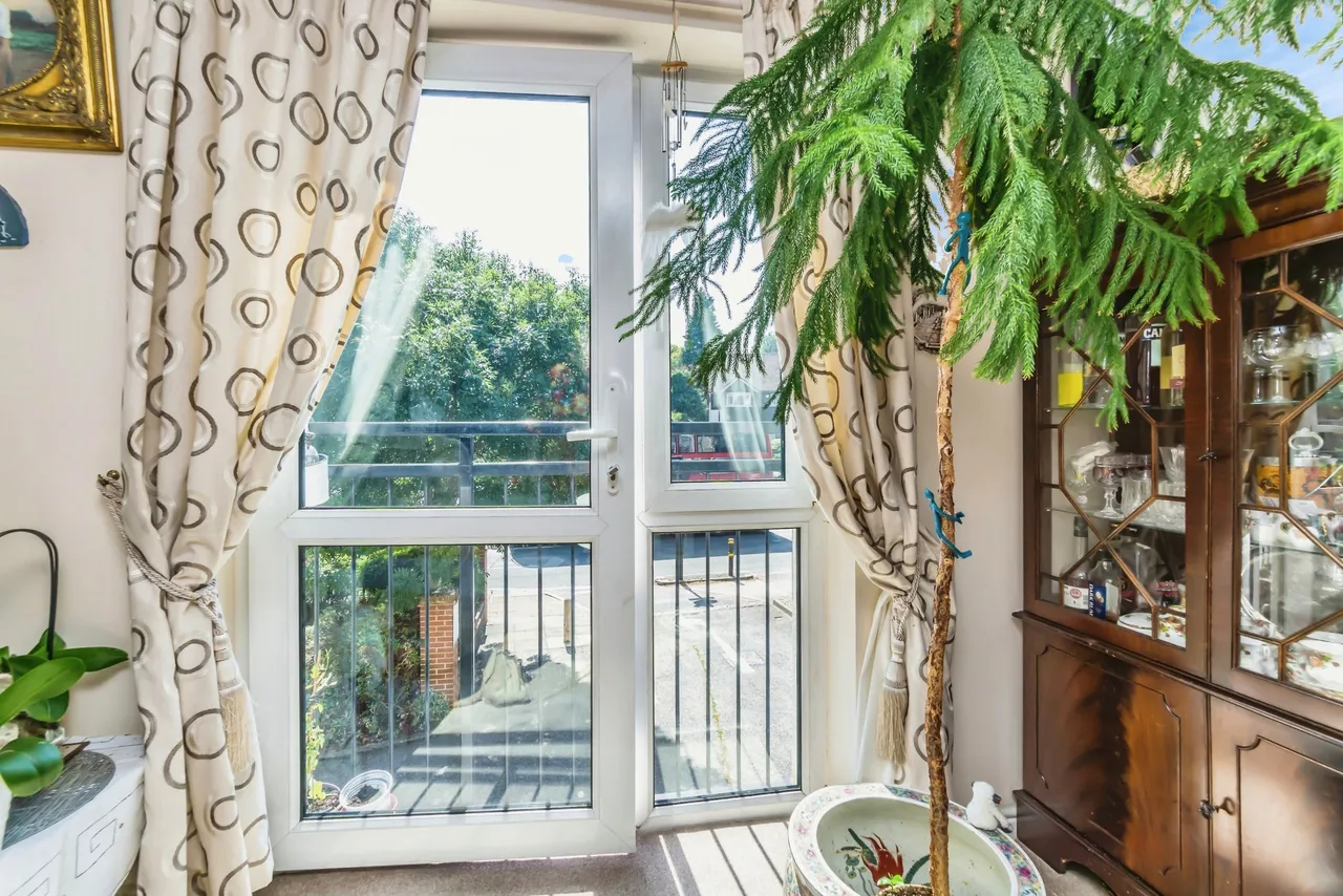 Foxley Lane, Purley, CR8, photo 5