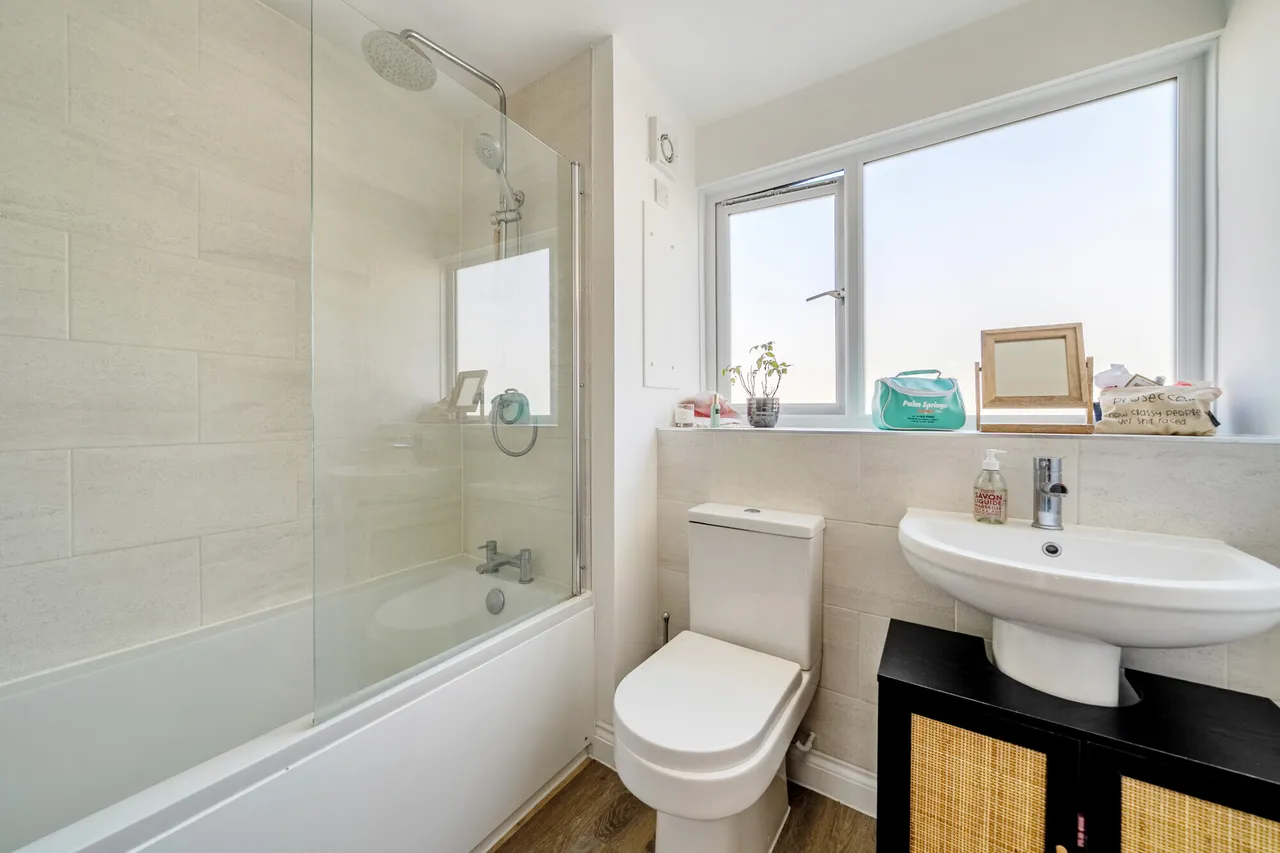 Cavalry Crescent, Windsor, SL4, photo 6