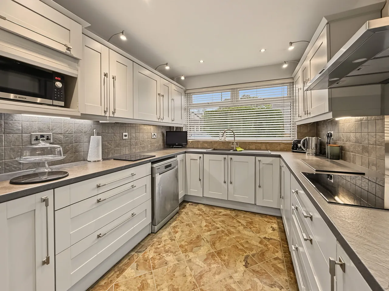 Ferndale Avenue, Whitefield, M45, photo 7