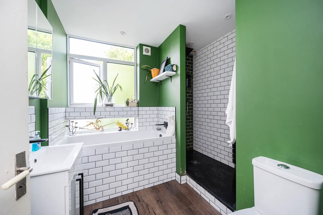 7 Robert Owen House, Baroness Road, London, photo 2