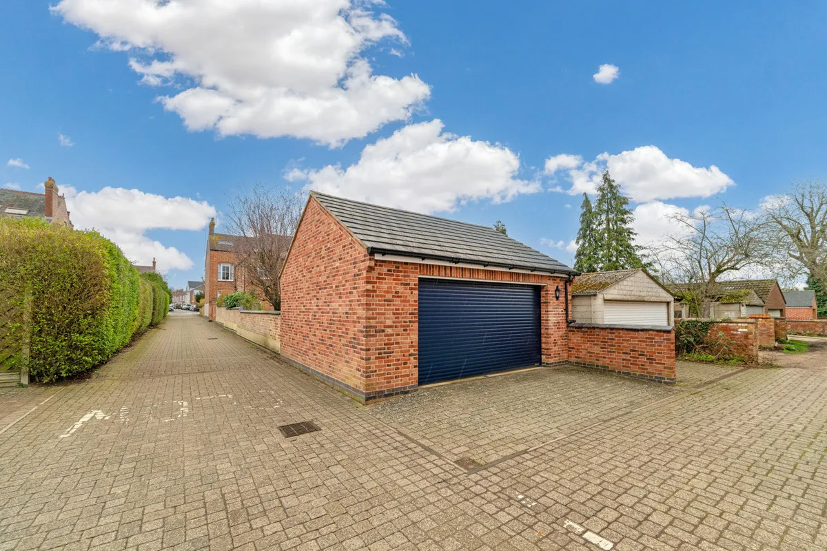 Hillmorton Road, Rugby, CV22, photo 27