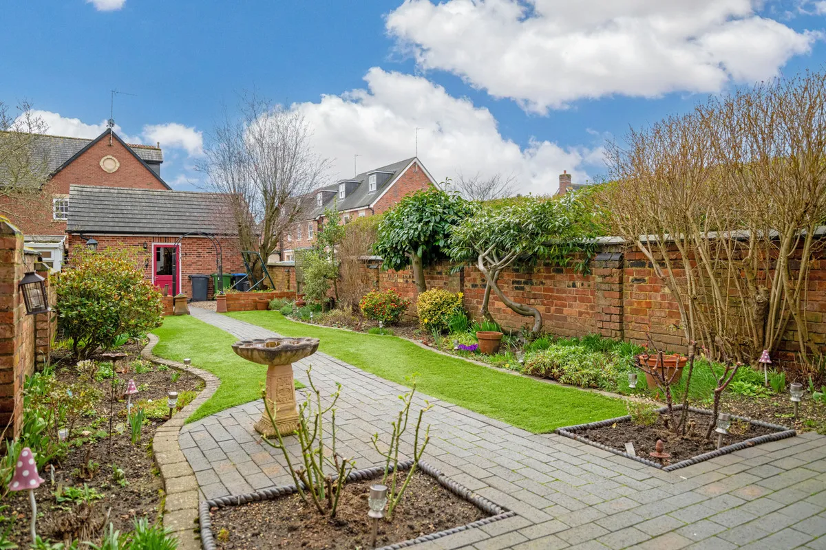 Hillmorton Road, Rugby, CV22, photo 26