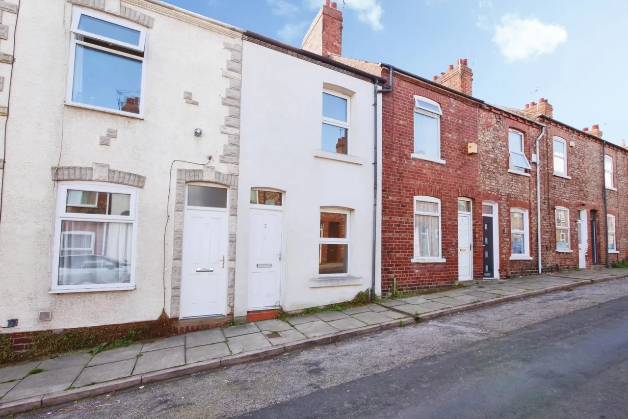 2 bed house for sale, Ashville Street, York, YO31