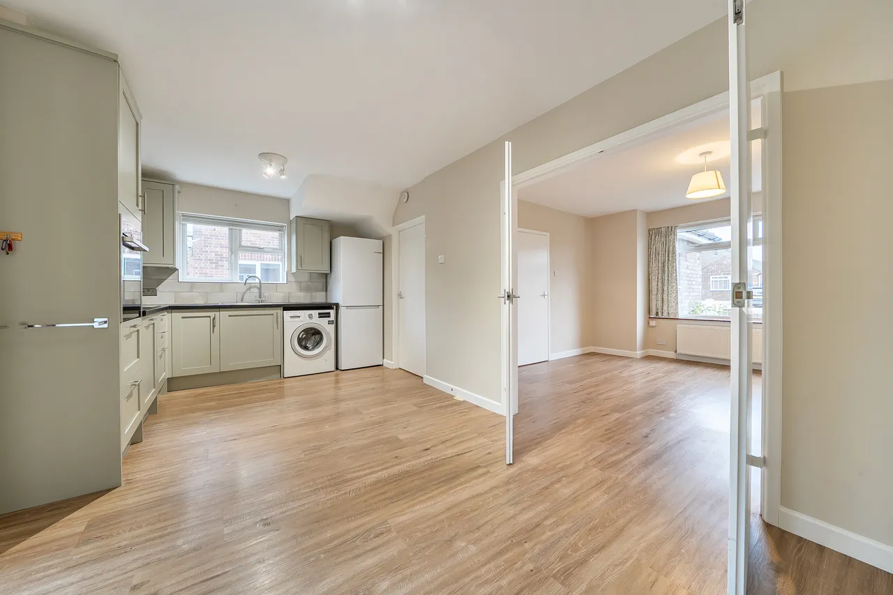 Cootes Avenue, Horsham, RH12, photo 9