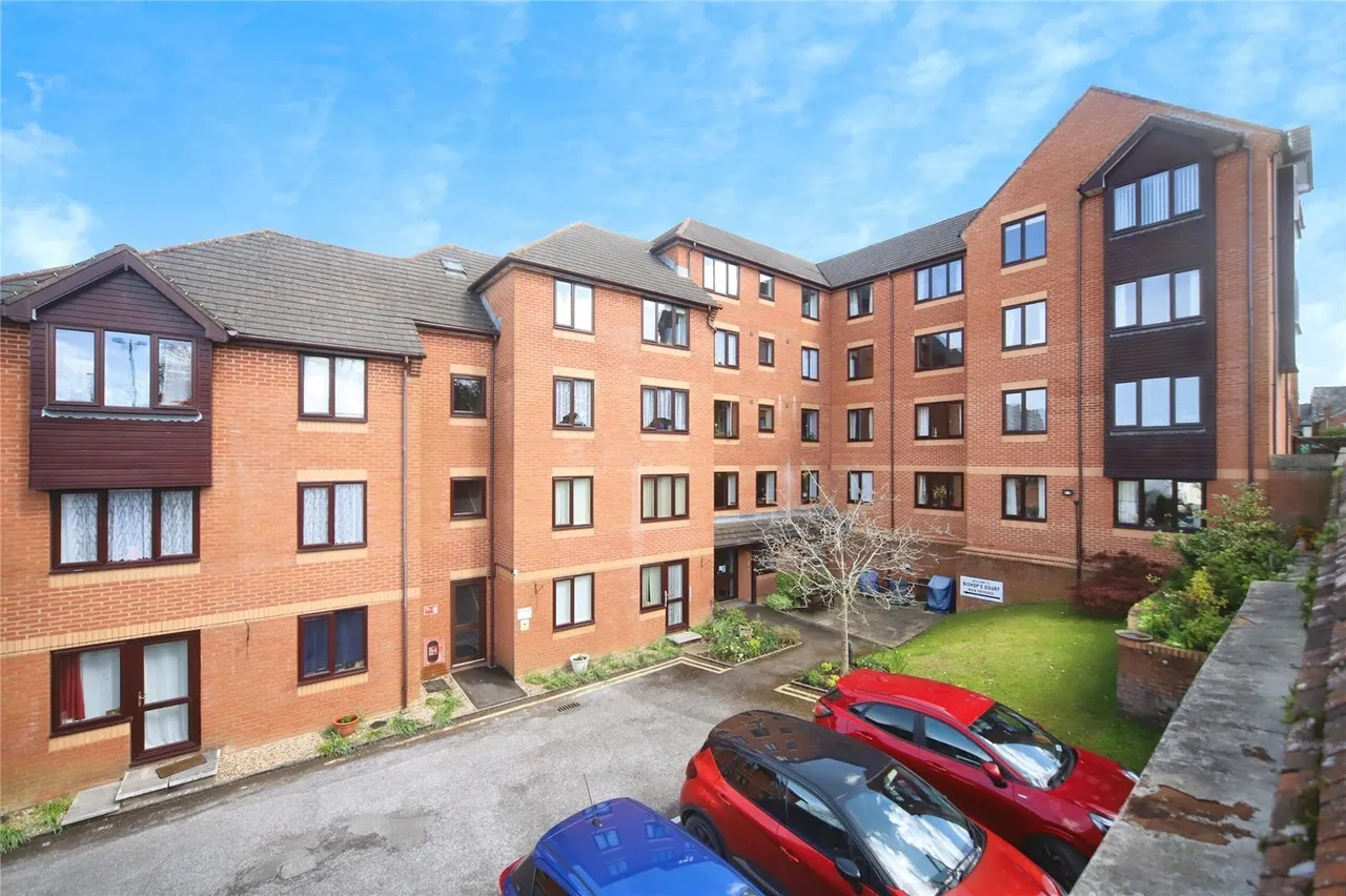 2 bed flat for sale, North Street, Wellington, TA21