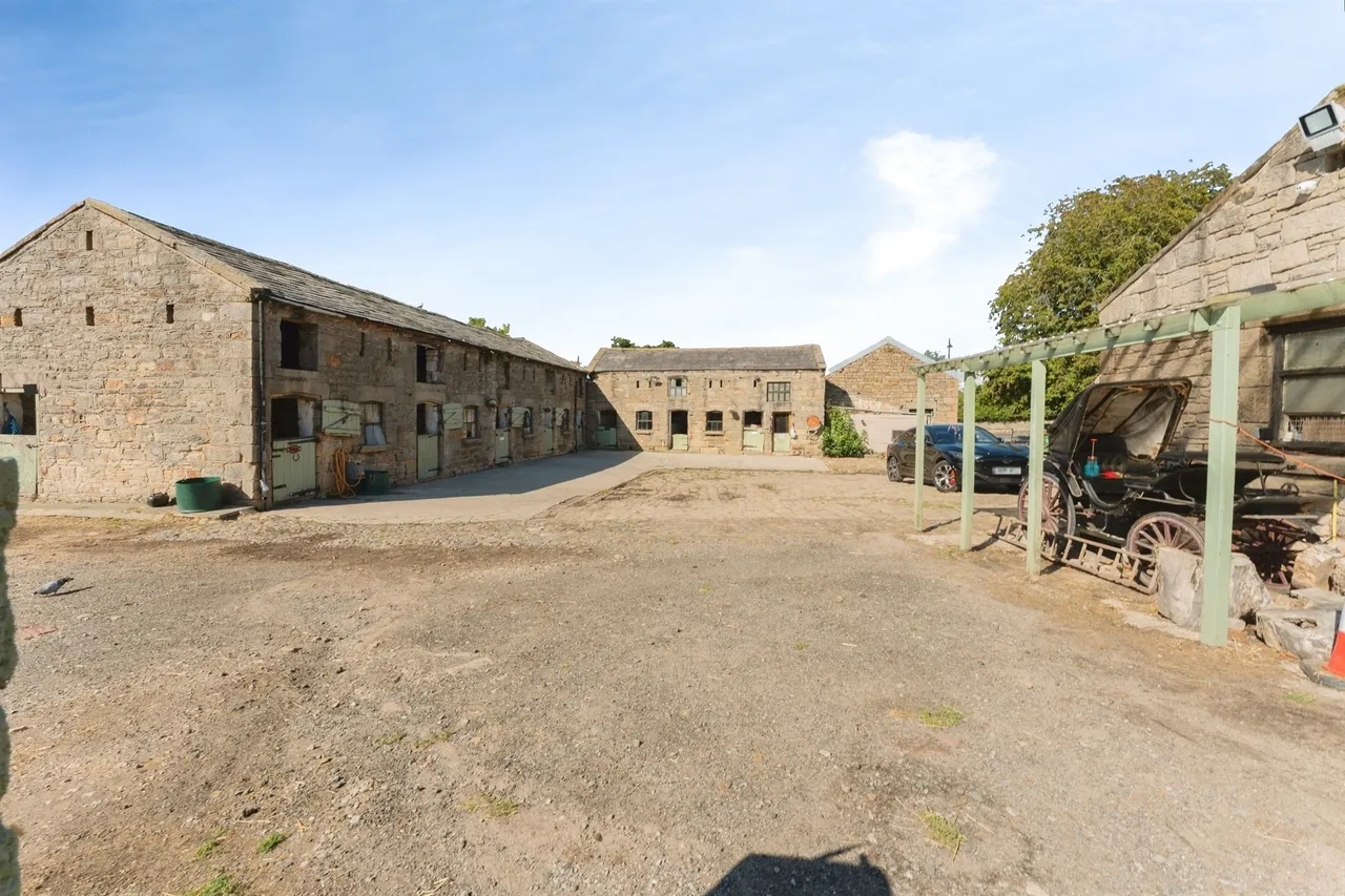 Bidston Village Road, Prenton, photo 4