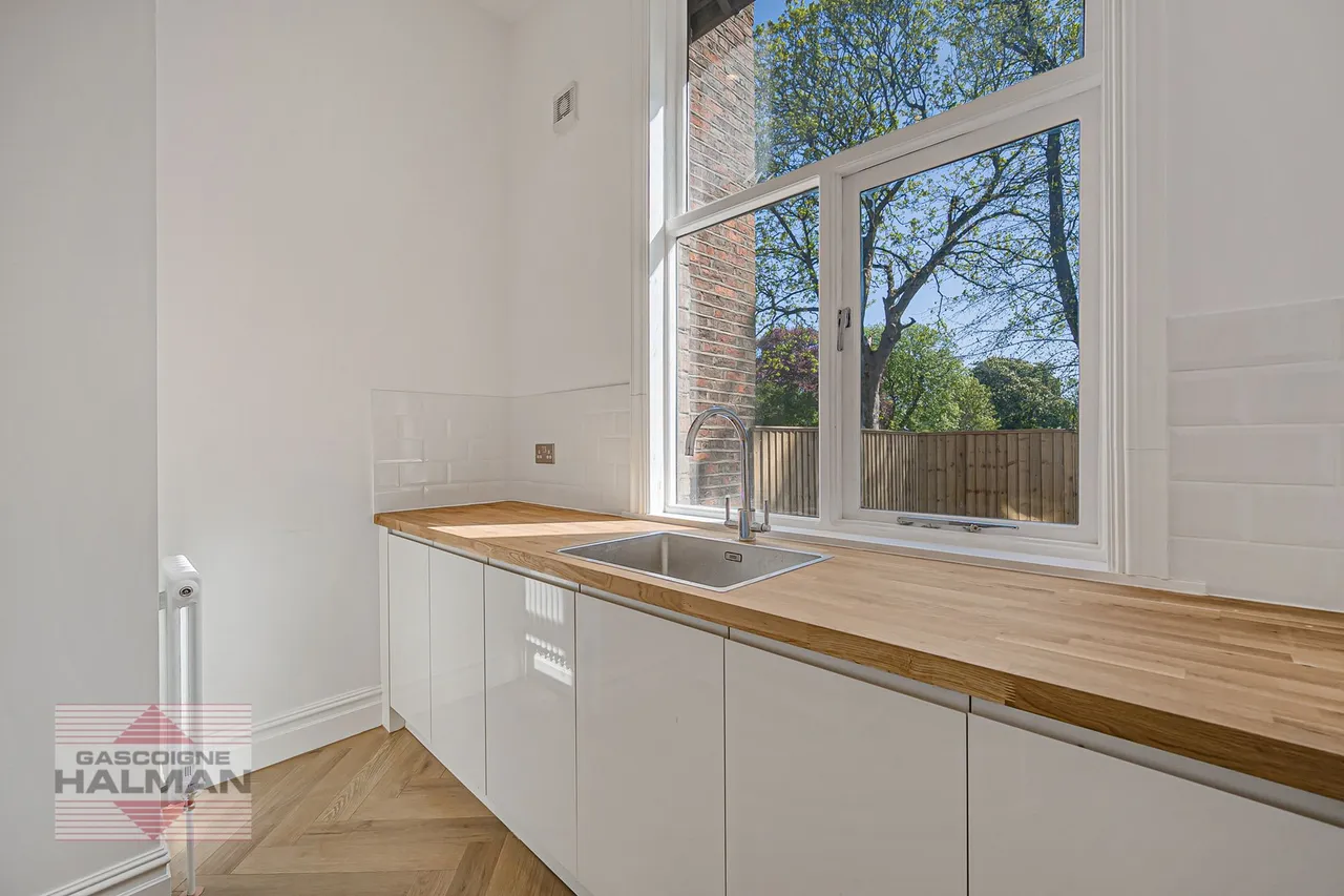 Highfield Avenue, Sale, photo 16