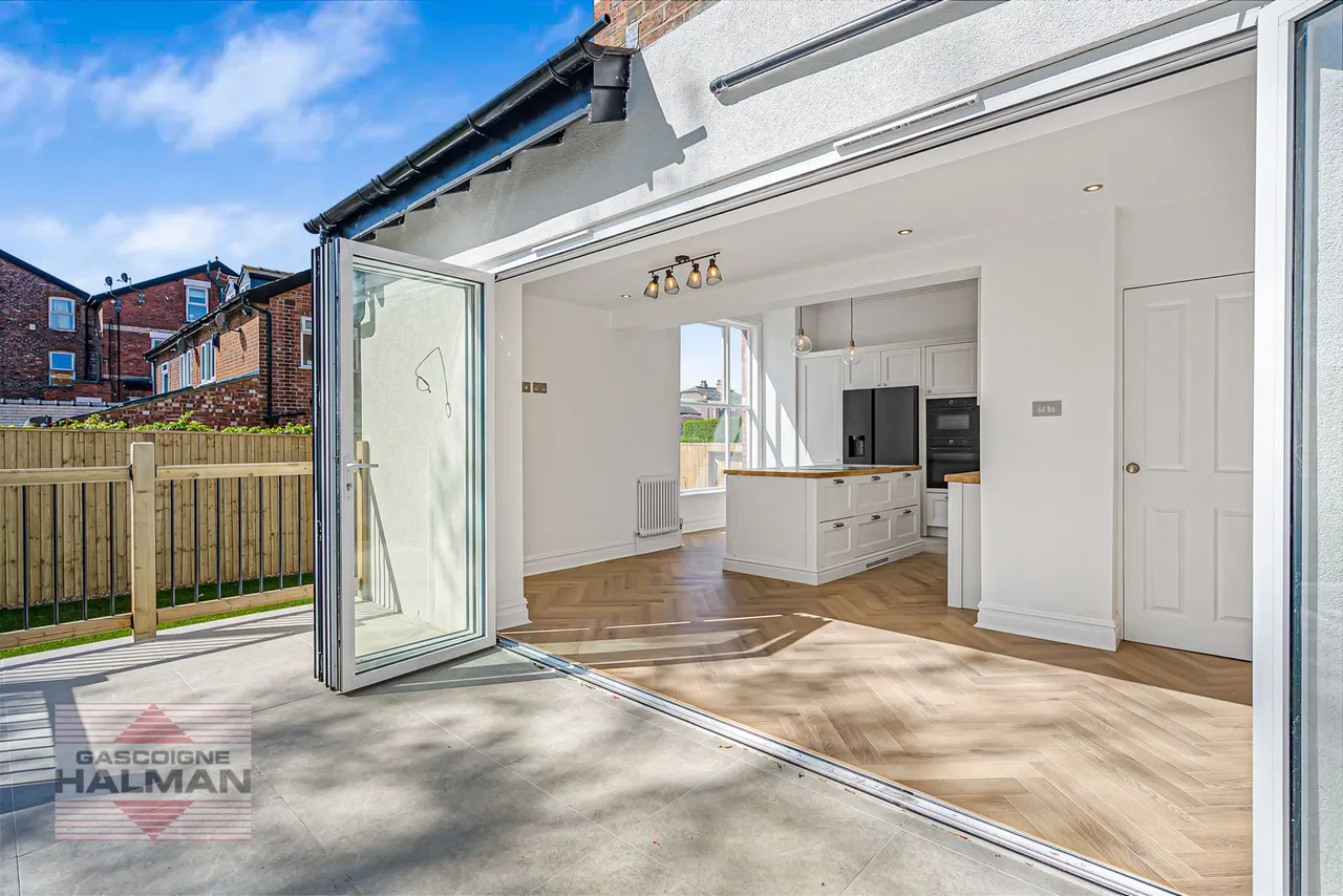 Highfield Avenue, Sale, photo 43