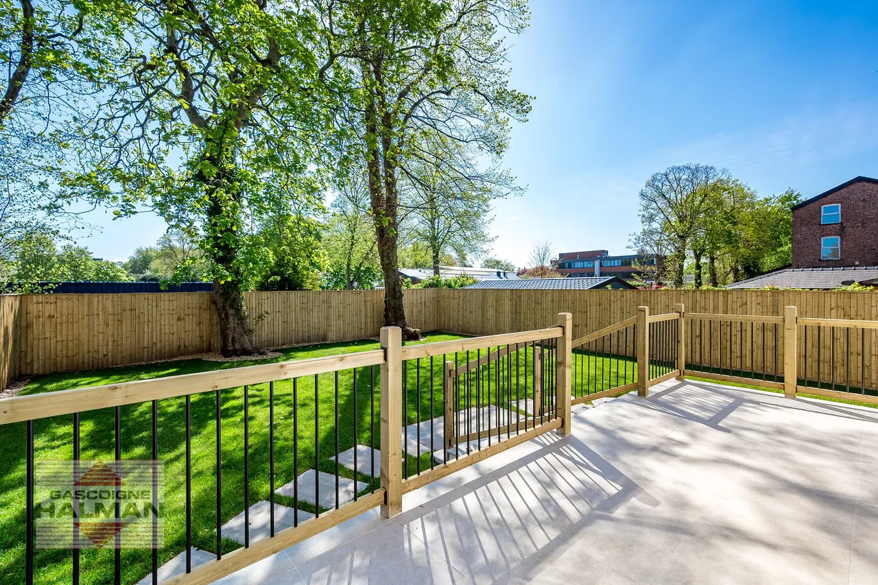 Highfield Avenue, Sale, photo 41