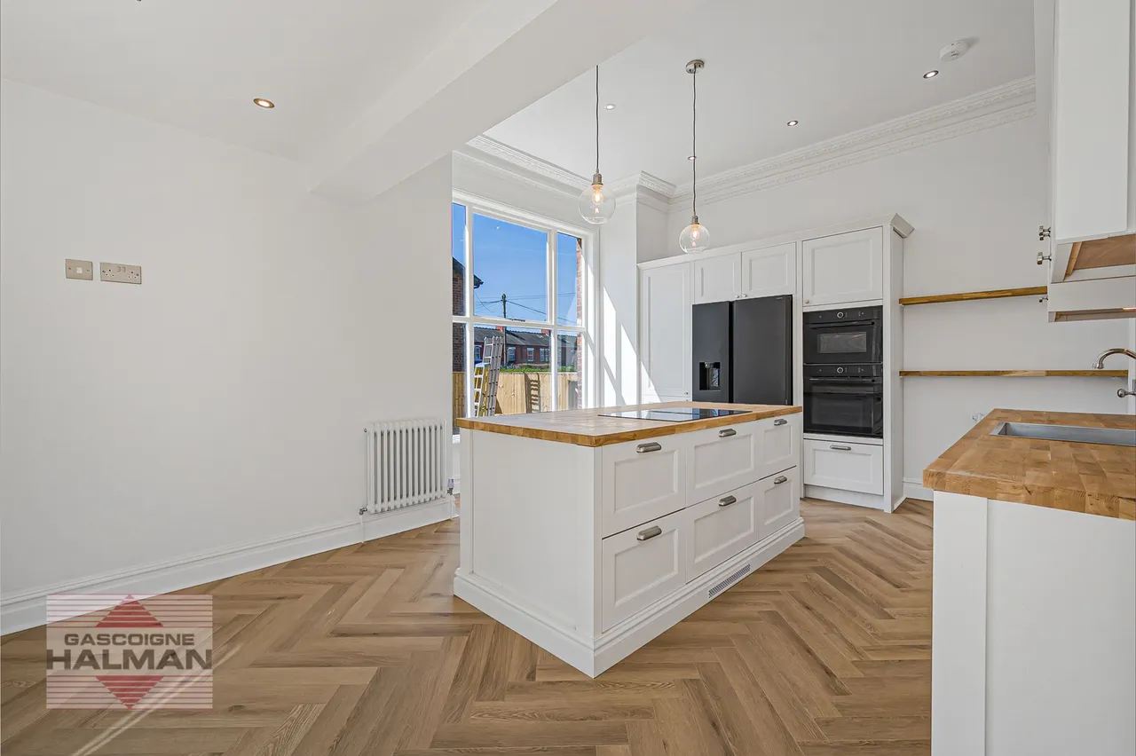 Highfield Avenue, Sale, photo 11